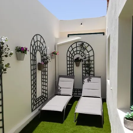 Апартаменты Paseo Del Mar- Playa Roca Sea Front Access - Free Ac - Wifi Коста-Тегисе