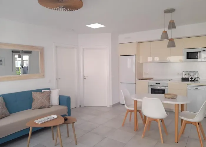 Paseo Del Mar- Playa Roca Sea Front Access - Free Ac - Wifi *