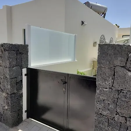 Апартаменты Paseo Del Mar- Playa Roca Sea Front Access - Free Ac - Wifi *