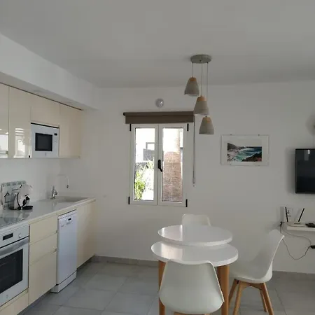 Paseo Del Mar- Playa Roca Sea Front Access - Free Ac - Wifi * Costa Teguise