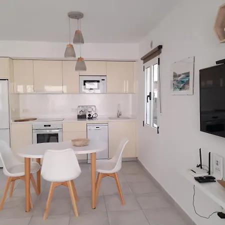 Paseo Del Mar- Playa Roca Sea Front Access - Free Ac - Wifi Апартаменты *